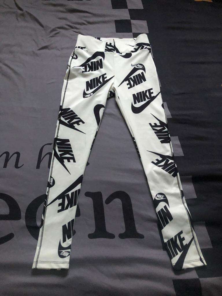 Nike legging, Kleding | Dames, Leggings, Maillots en Panty's, Ophalen, Zo goed als nieuw, Zwart, Legging