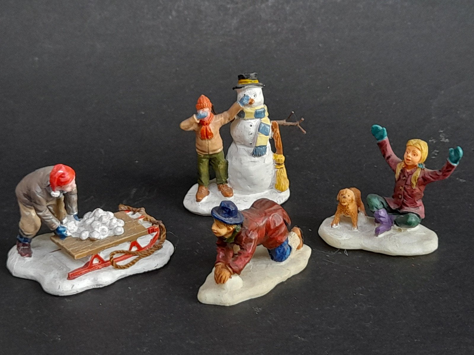 lemax kerst figuren set d23 kerstdorp kersthuisjes, Verzenden