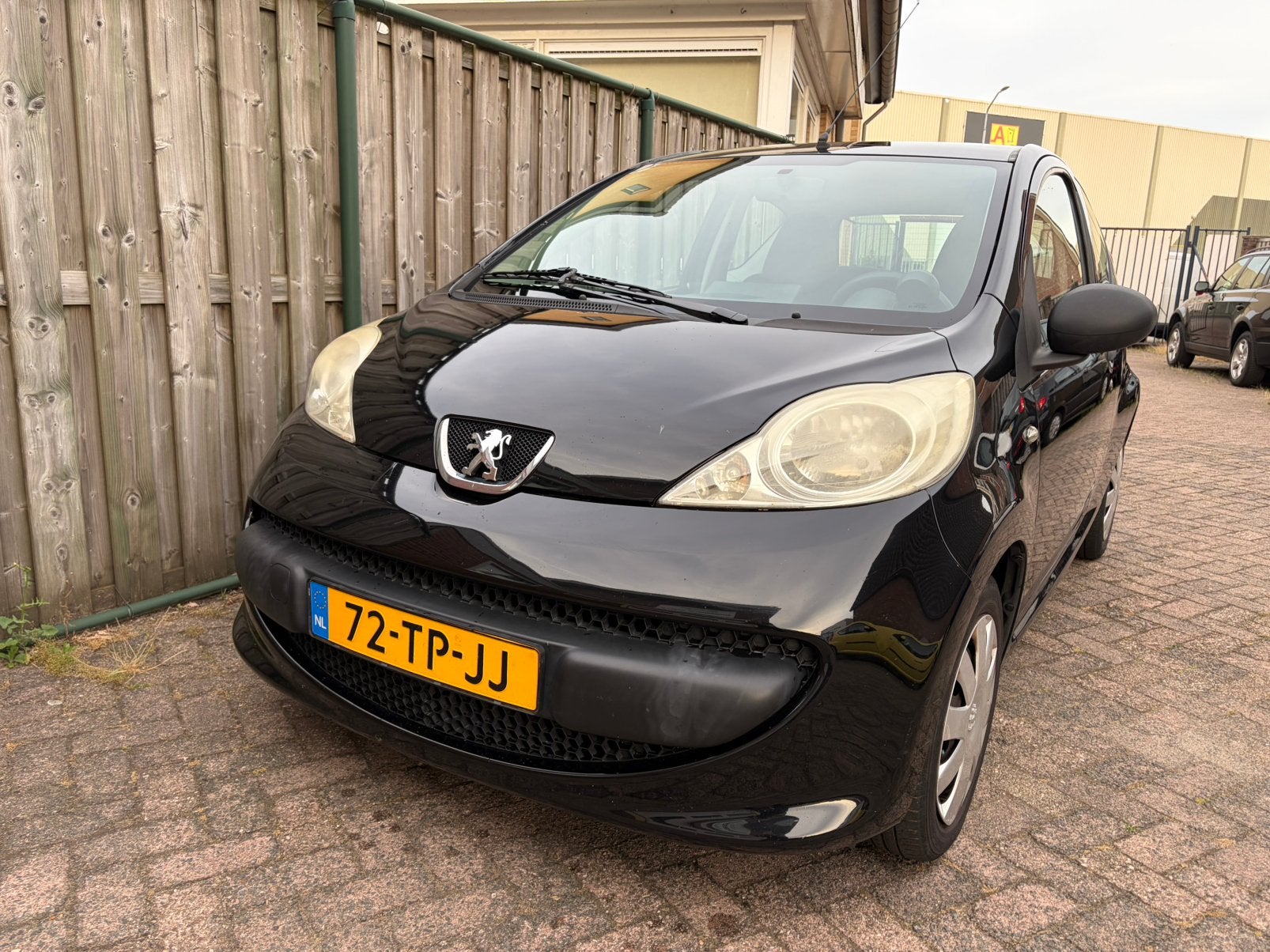 Peugeot 107 1.0 12V 3DR 2007 Zwart, Voorwielaandrijving, 765 kg, 4 stoelen, Origineel Nederlands