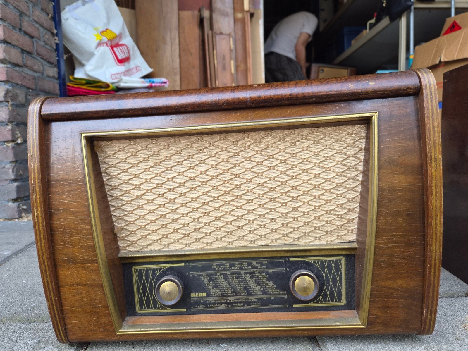 Oude radio met platenspeler, Antiek en Kunst, Ophalen of Verzenden