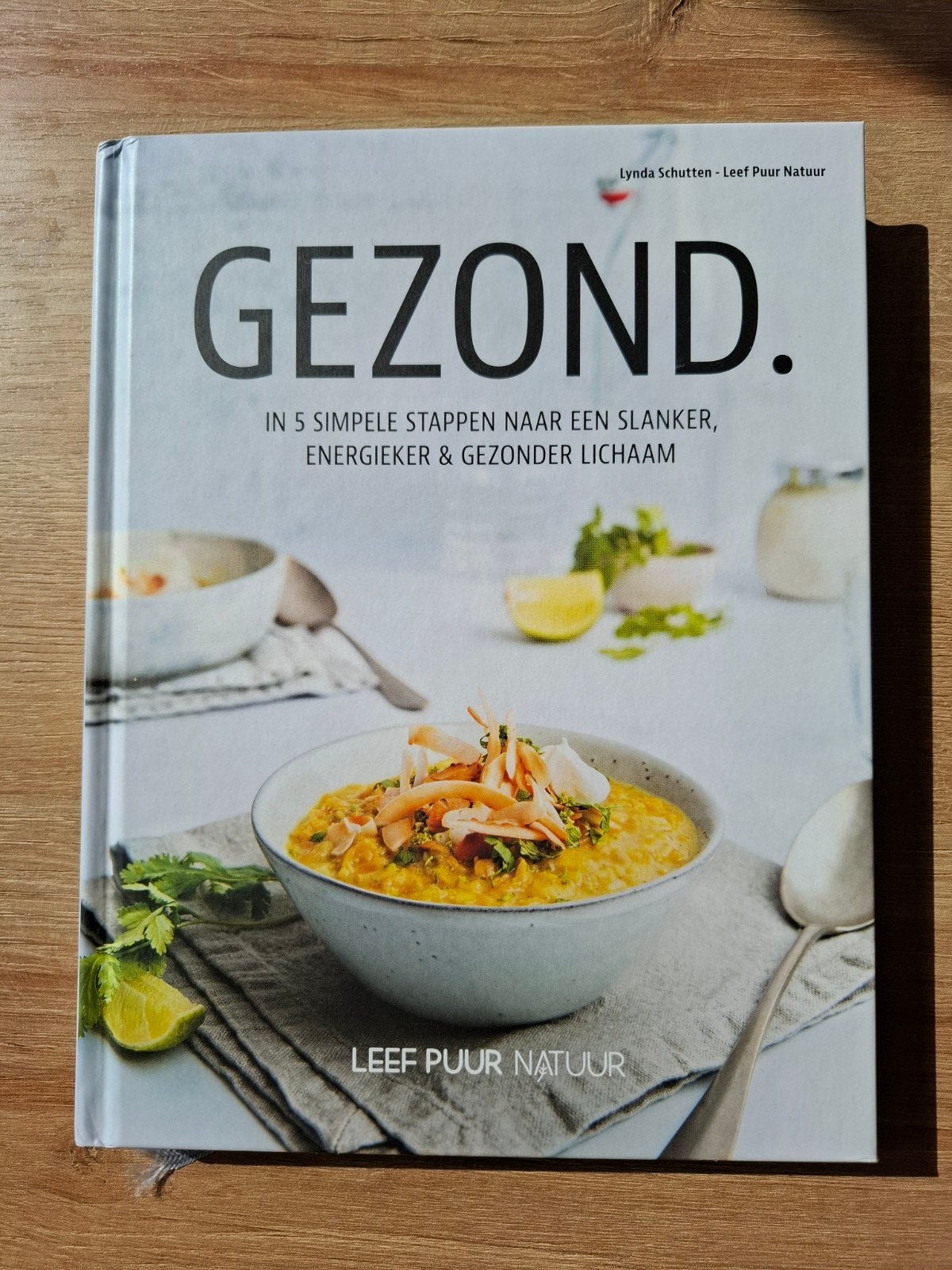 Femke Vennik - GEZOND, Ophalen of Verzenden, Zo goed als nieuw, Femke Vennik; Lynda Schutten