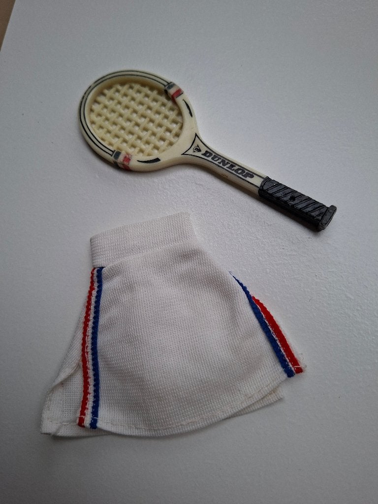 barbie Sindy of Fleur rokje en tennisracket  Dunlop vintage, Kinderen en Baby's, Speelgoed | Poppen, Ophalen of Verzenden, Gebruikt
