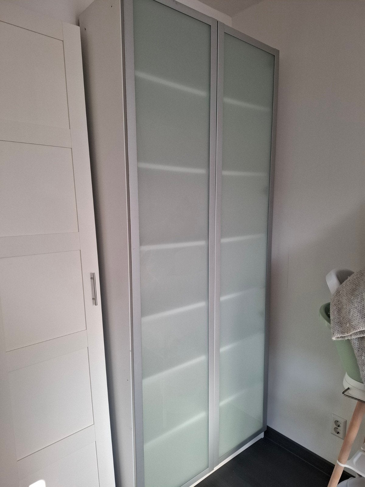 Ondiepe PAX Kast met 7 planken en melkglazen deuren, Huis en Inrichting, Kasten | Kledingkasten, Ophalen, Gebruikt, 200 cm of meer
