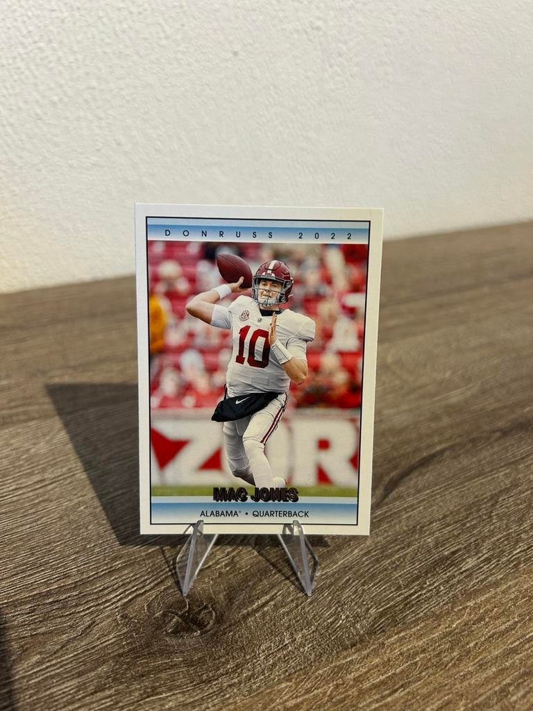 Mac Jones 2022 Panini Chronicles Donruss Draft Picks #25, Ophalen of Verzenden, Zo goed als nieuw, Buitenlandse clubs, Poster, Plaatje of Sticker