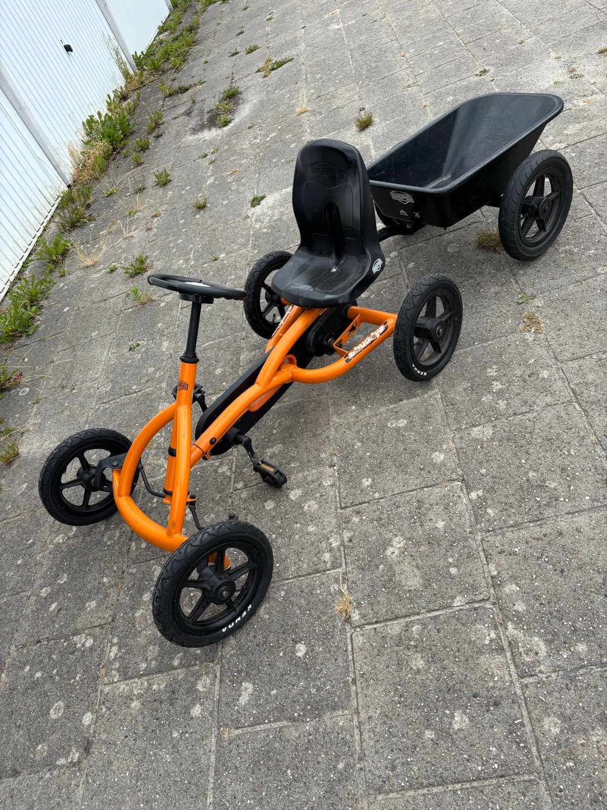 Berg Buddy skelter met aanhanger - Ziet er nog mooi uit, Kinderen en Baby's, Speelgoed | Buiten | Skelters, Ophalen, Zo goed als nieuw