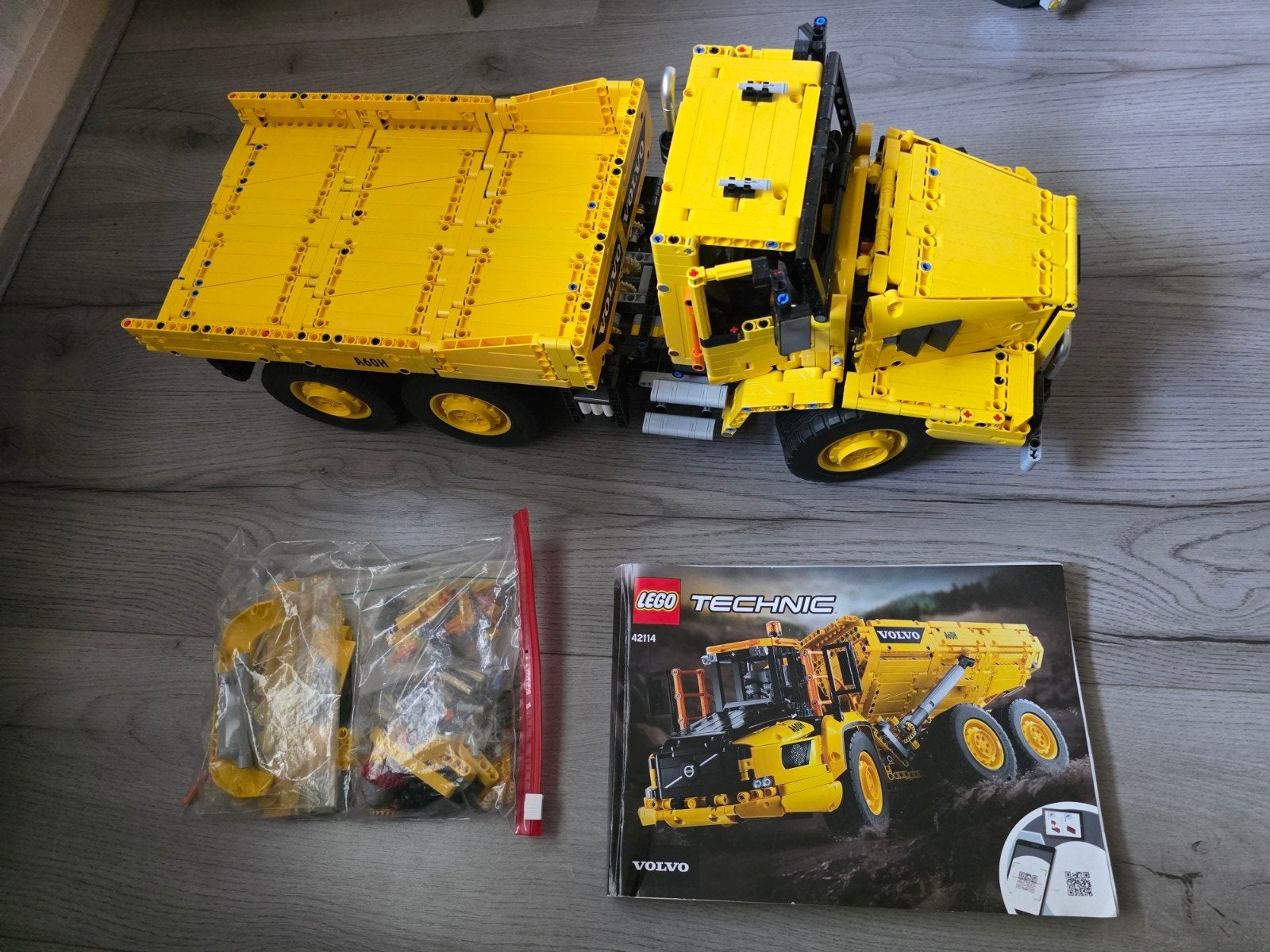 Lego 42114 Volvo 6x6 Dumptruck  bestuurbaar( App ), Ophalen, Zo goed als nieuw