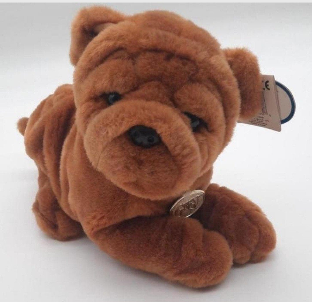 Gina / Dimpel knuffel Shar Pei Hond ca. 34cm lang NIEUWstaat, Ophalen of Verzenden, Gebruikt, Hond, Middelgroot (20 tot 80 cm)