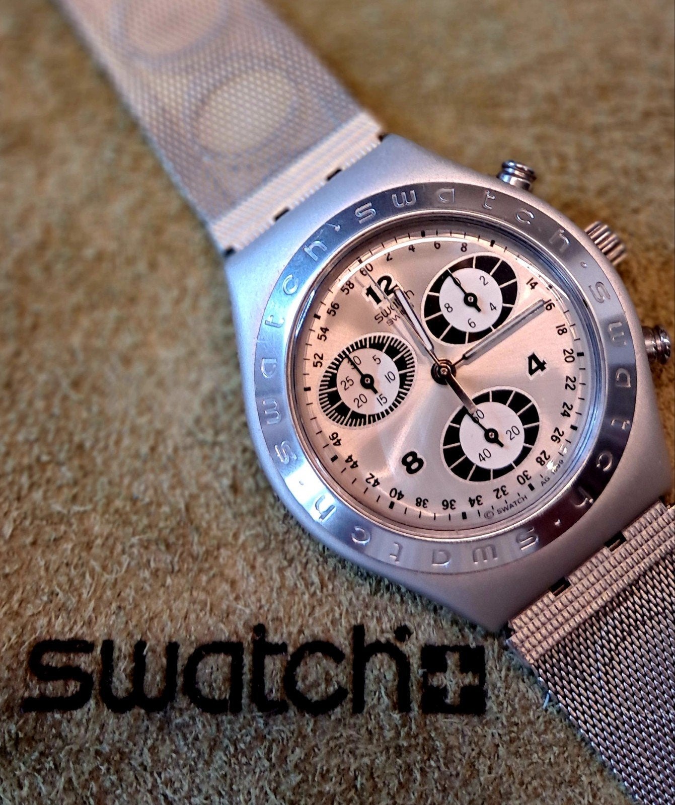 Swatch Irony Alu Chronograaf 35mm - Krasvrij, Ophalen, Polshorloge, Swatch, Zo goed als nieuw