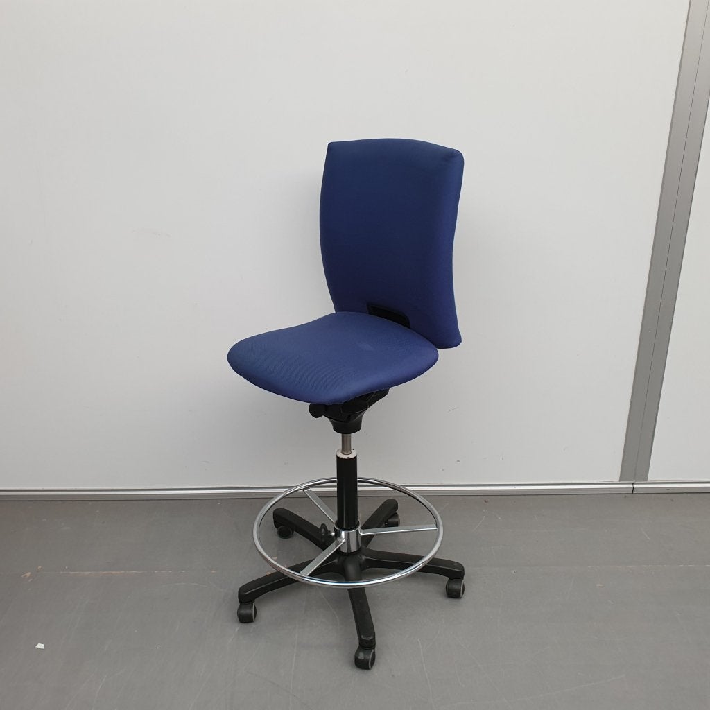 Comforto hoge werkstoel - blauwe stof (met vlekken), Niet ingevuld, Gebruikt, Niet ingevuld, Niet ingevuld