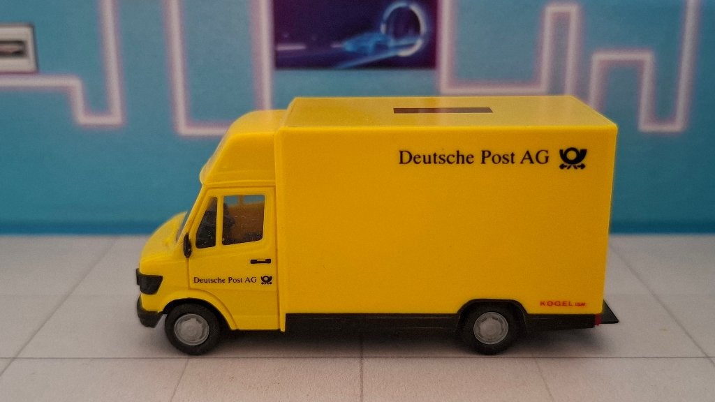 Herpa 1:87 Mercedes 207 D (T1) Kögel pakket koffer Post, Ophalen of Verzenden, Gebruikt, Auto, Herpa
