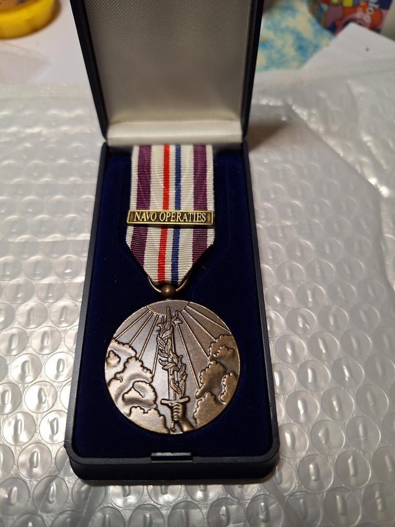 Medaille hvo/him met gesp navo operaties, Verzenden, Landmacht, Nederland, Lintje, Medaille of Wings