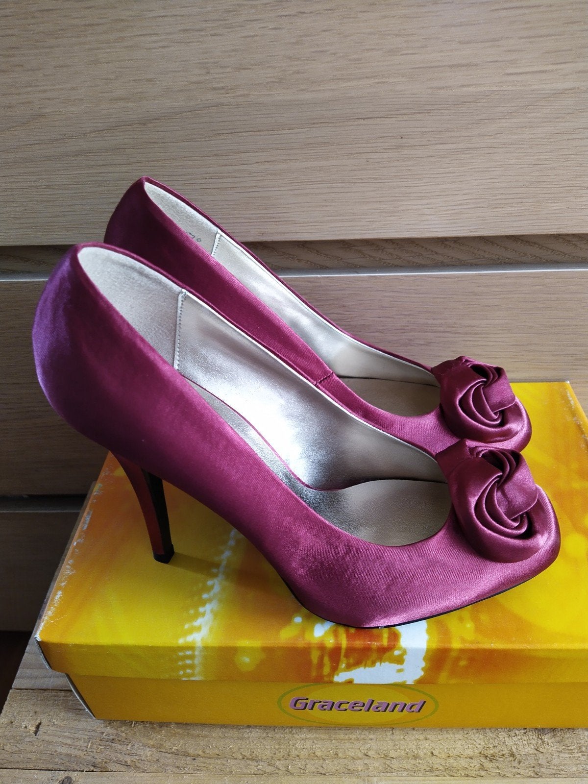 Nieuwe pumps. Hakken. Bordeaux rood. Graceland. Maat 40., Ophalen of Verzenden, Nieuw, Rood