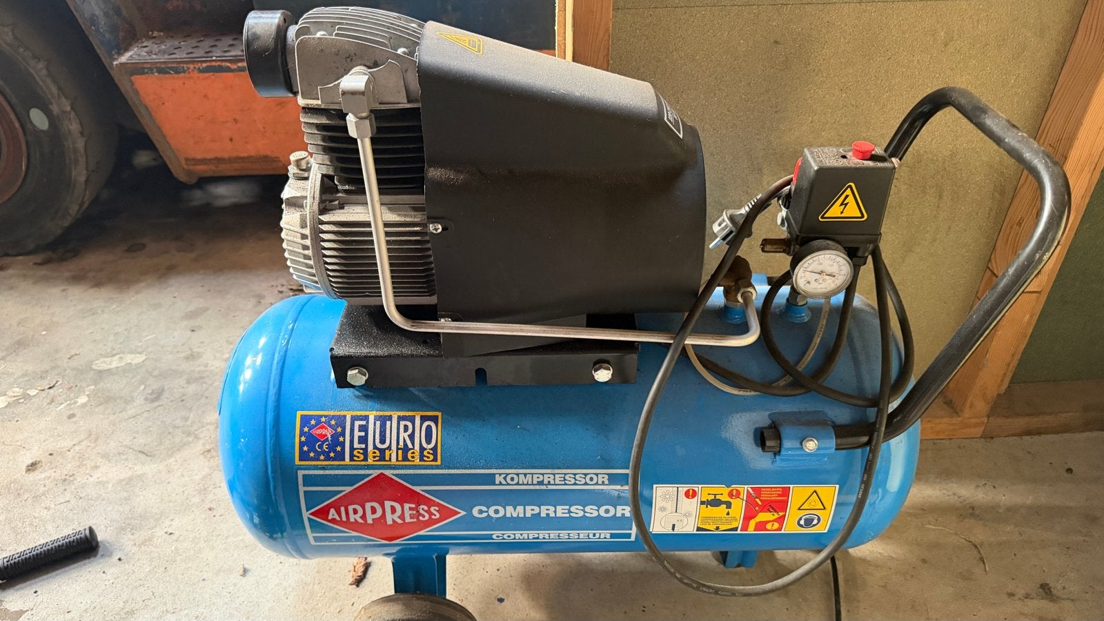 Airpress compressor H 280/50 - defect, Doe-het-zelf en Verbouw, Ophalen, Gebruikt, 6 tot 10 bar, 25 tot 100 liter