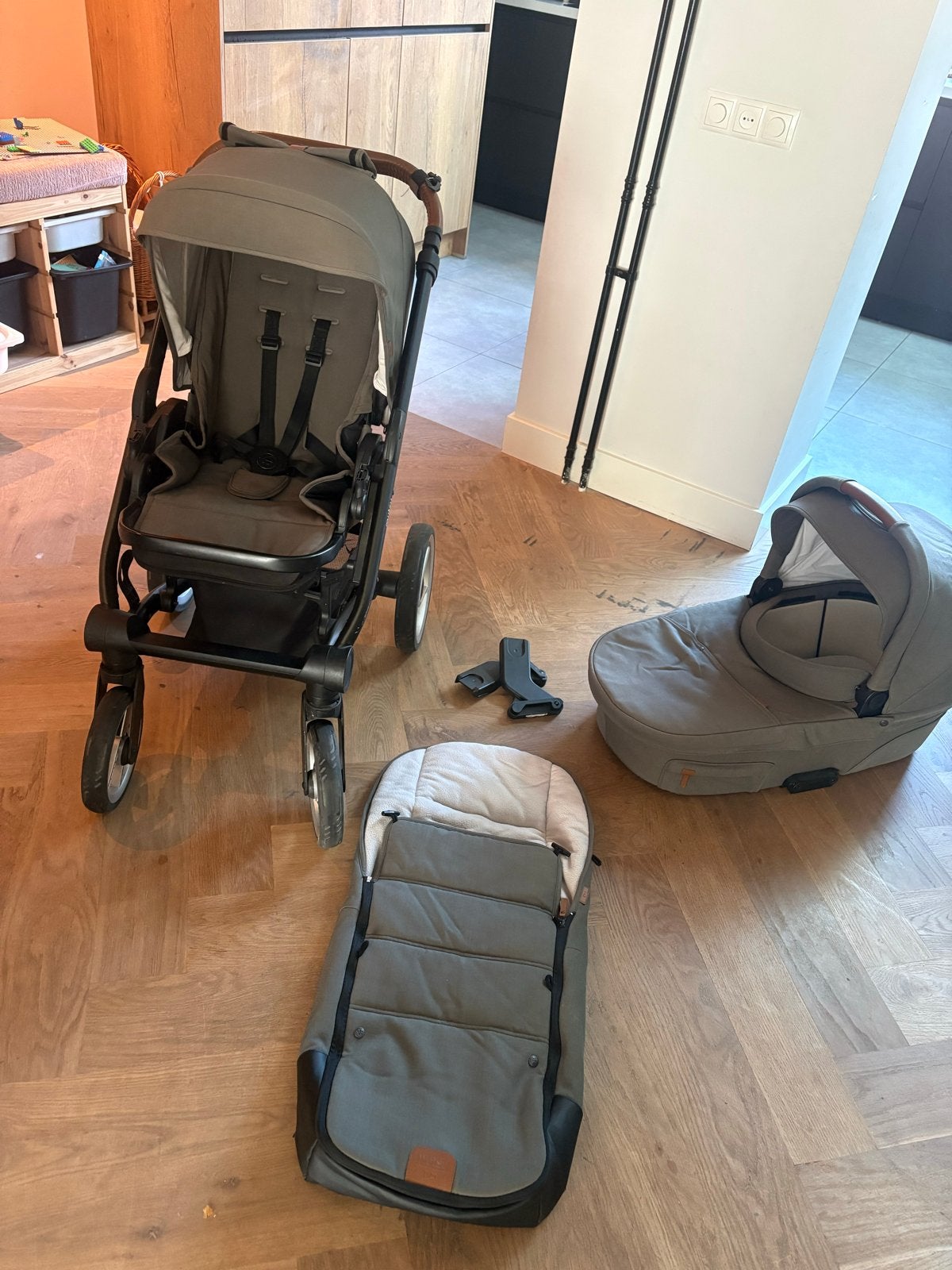 Mutsy Nio kinderwagen zeegroen (COMPLETE SET), Ophalen, Gebruikt, Combiwagen, Met reiswieg