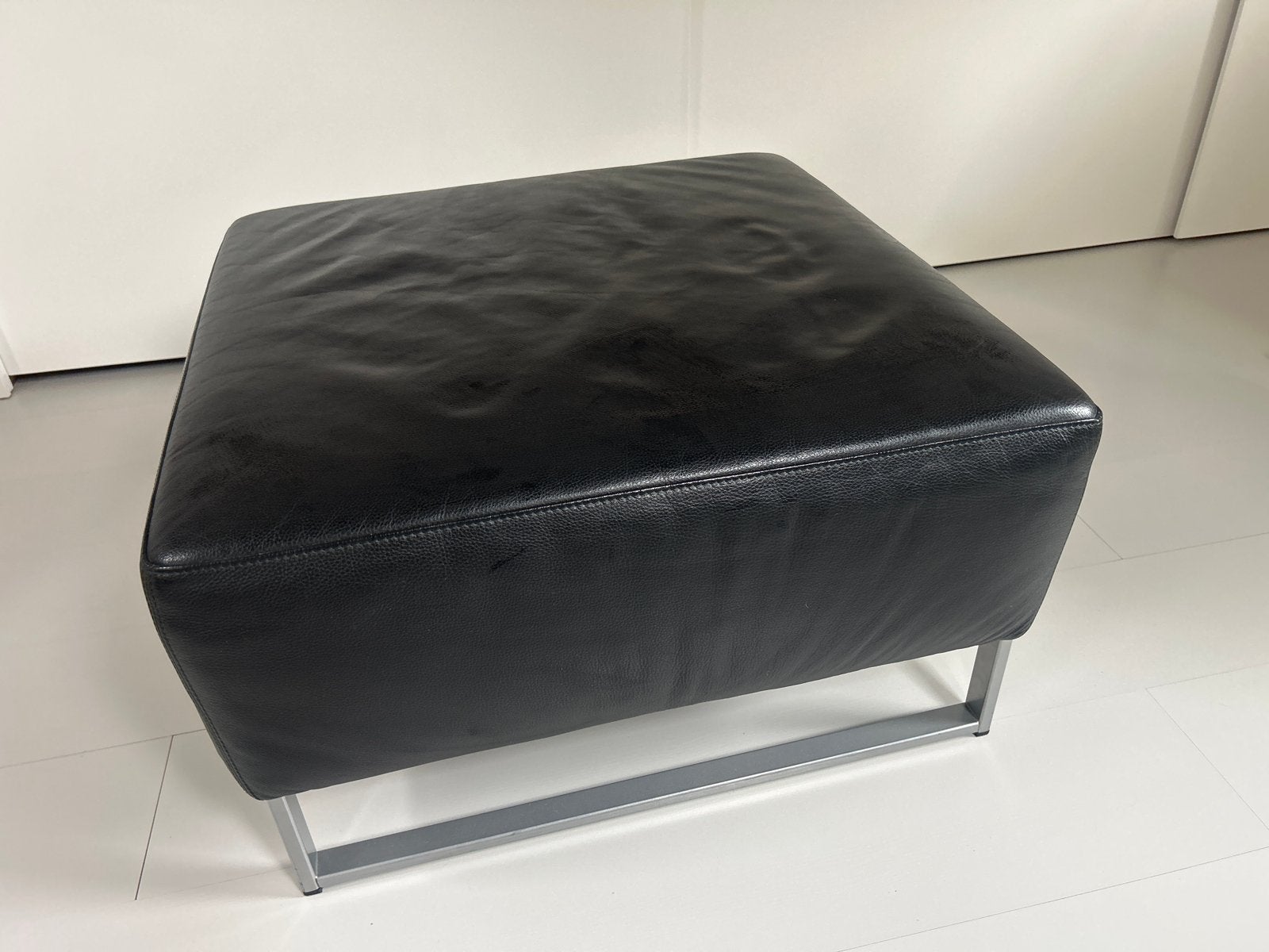 Zwart leren (ECHT LEDER) hocker - 75x75x41cm merk MACHALKE, Ophalen, Vierkant, Leer, Zo goed als nieuw