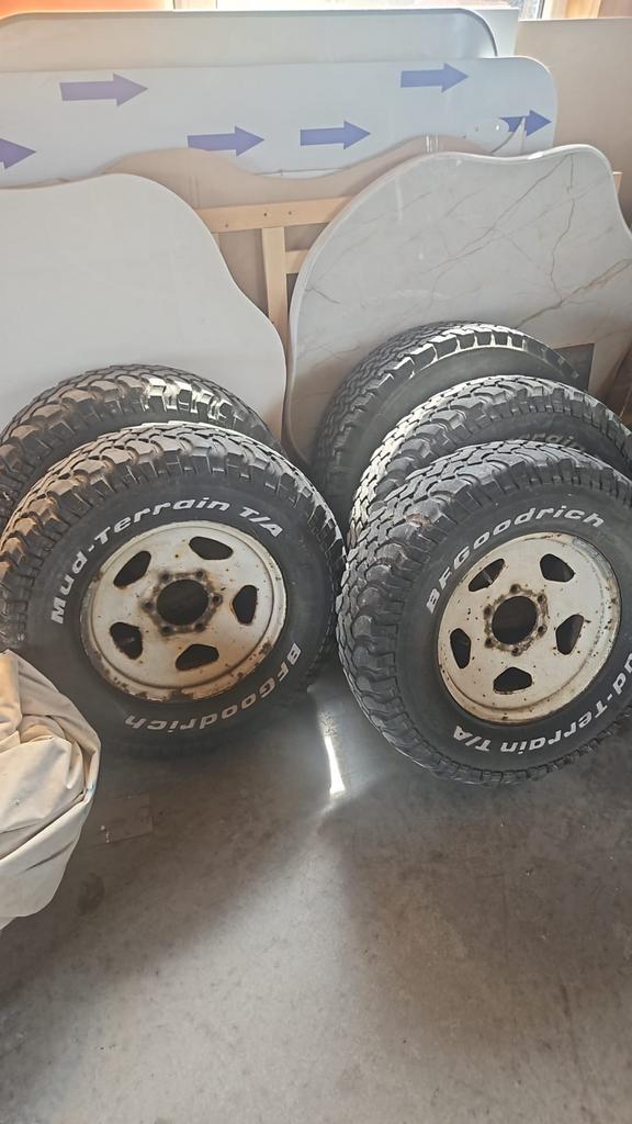 Mitsubishi Pajero BFGoodrich Mud-Terrain T/A banden, Gebruikt, Banden en Velgen, Ophalen of Verzenden, All Season