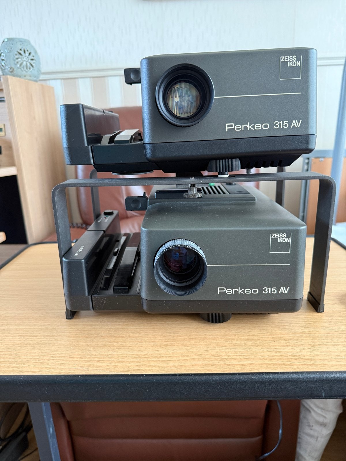 2 Zeiss Ikon Perkeo 315 AV Diaprojectors met  accessoires, Audio, Tv en Foto, Ophalen of Verzenden, Gebruikt