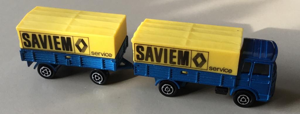 Majorette 1:100 # 21244 VRACHTWAGEN+AANHANGER " SAVIEM ", Hobby en Vrije tijd, Modelauto's | Overige schalen, Ophalen of Verzenden