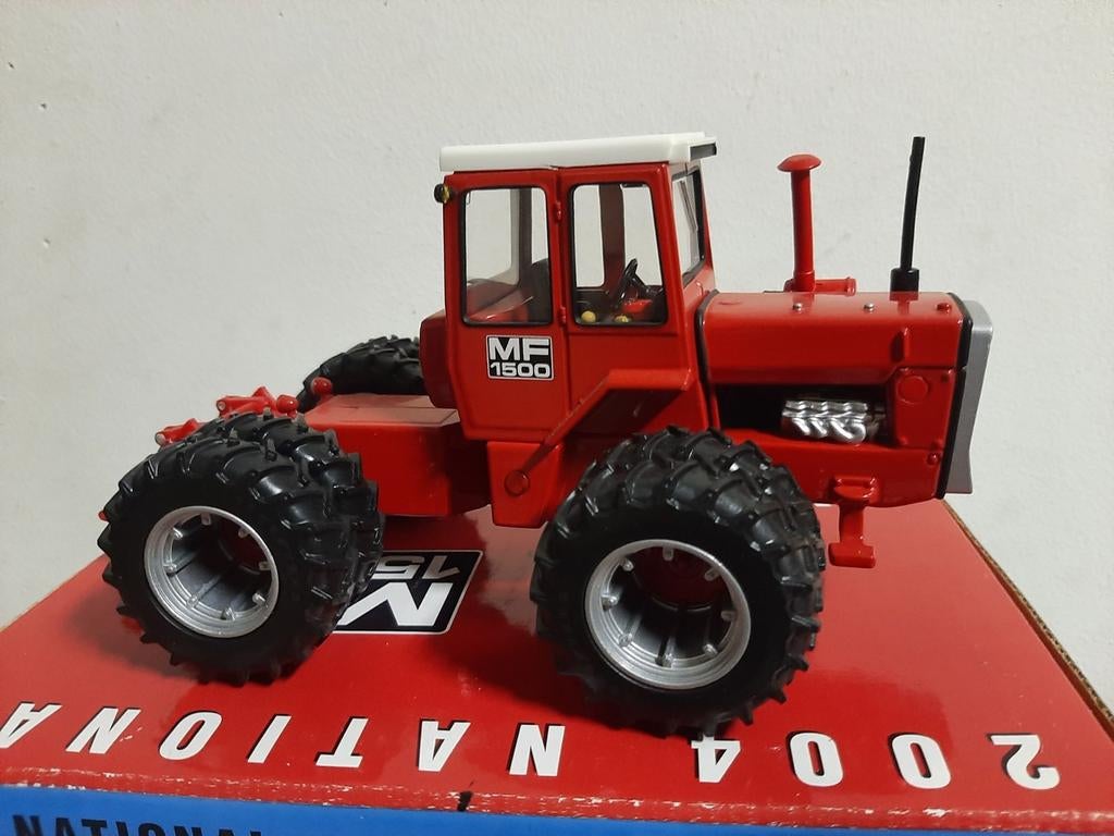 Massey Ferguson 1500. Ertl schaal 1:32., Ophalen of Verzenden, Nieuw, Tractor of Landbouw, ERTL