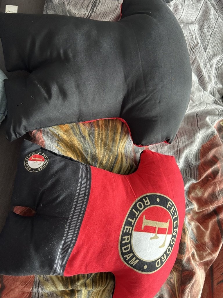 Feyenoord shirt kussen 2 stuks 33X37, Ophalen of Verzenden, Zo goed als nieuw, Feyenoord, Overige typen