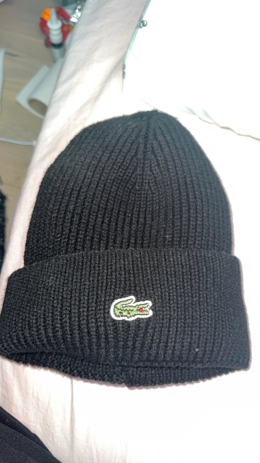 Lacoste Muts Zwart - Nieuwstaat, Kleding | Heren, Mutsen, Sjaals en Handschoenen, Ophalen of Verzenden, Nieuw, Overige maten, Muts