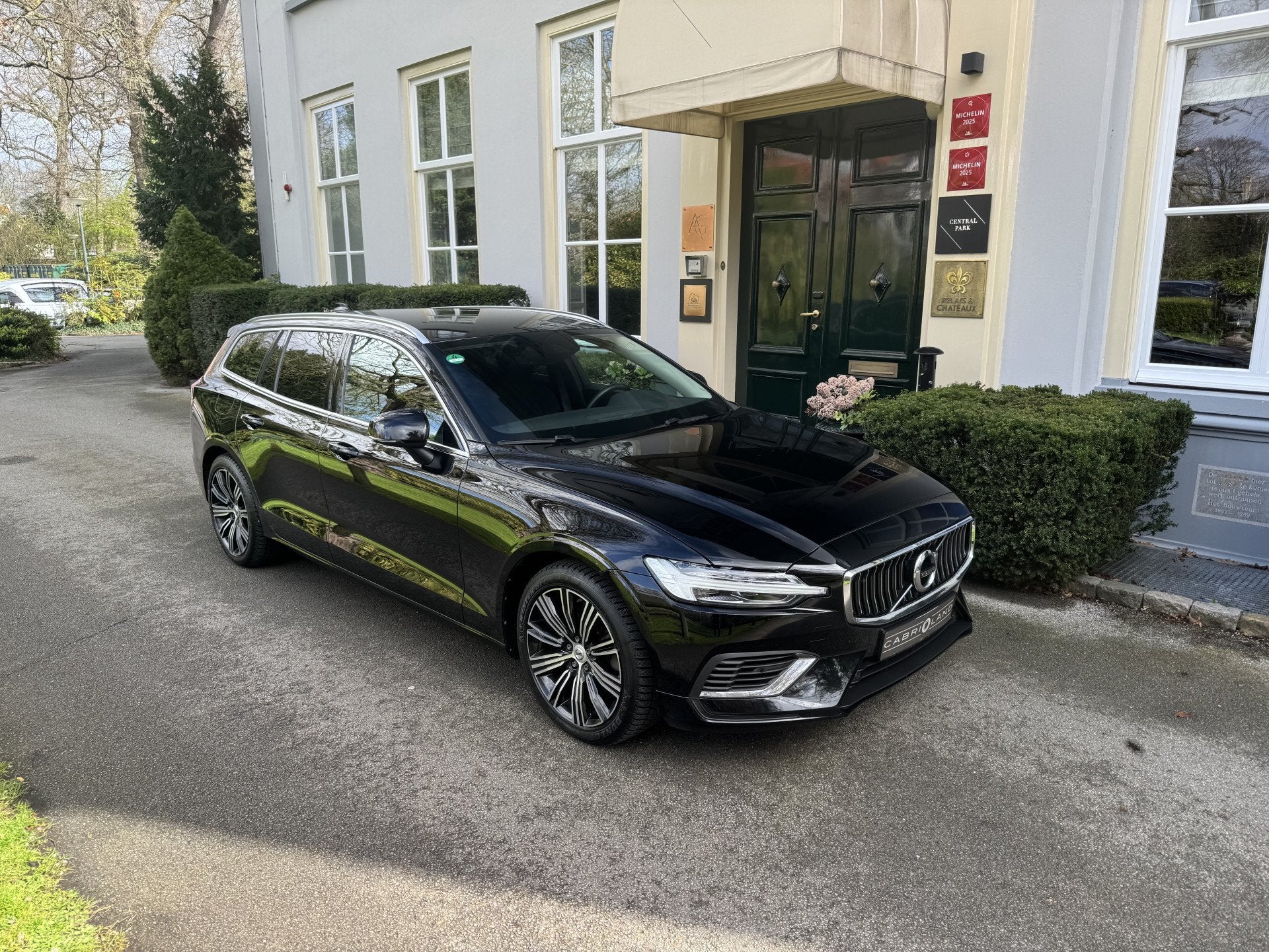 Volvo V60 2.0 T6 Recharge AWD, Camera, Stuurwielv., Auto's, Automaat, Stof, Gebruikt, 4 cilinders