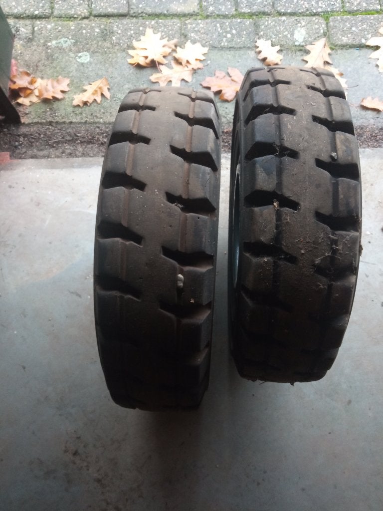 HEFTRUCKBANDEN 2 x 2 st., Ophalen, Gebruikt