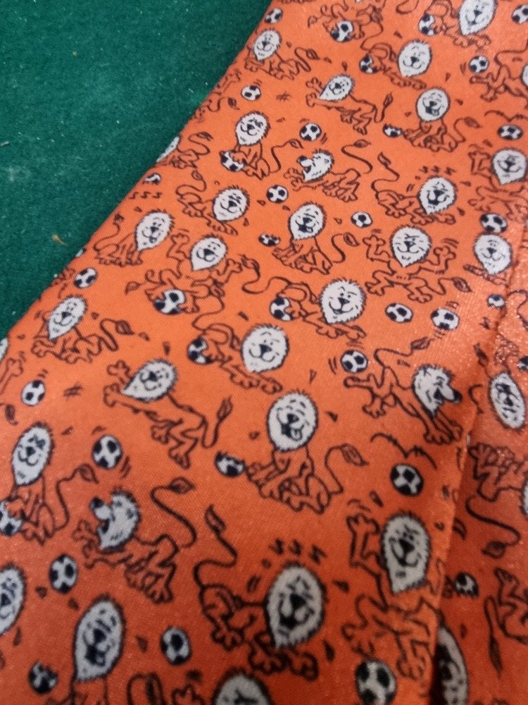 stropdas oranje met leeuwen holland voetbal, Kleding | Heren, Stropdassen, Ophalen of Verzenden, 'T Olde Gre-j, Info@toldegrej.nl