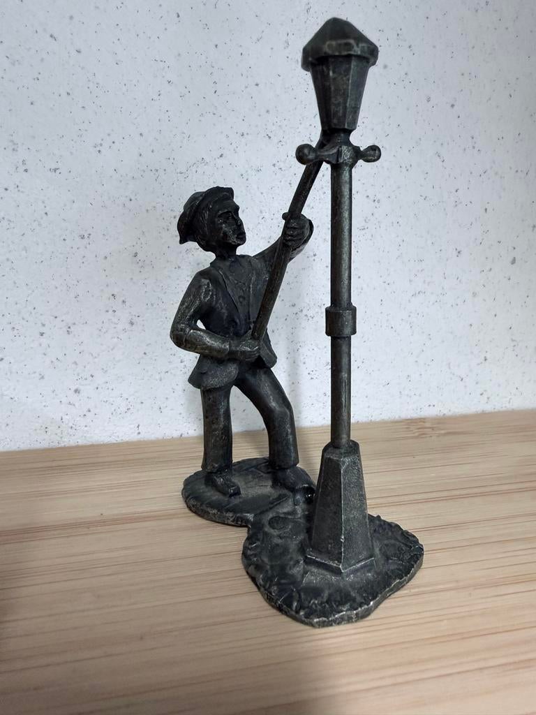 Vintage Tinnen Beeldje: Lantaarnopsteker, Ophalen of Verzenden