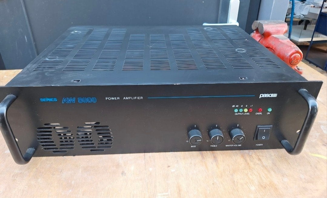 AW 8000 Power Amplifier - Krachtige Versterker, Audio, Tv en Foto, Overige merken, Ophalen of Verzenden, 120 watt of meer, Gebruikt
