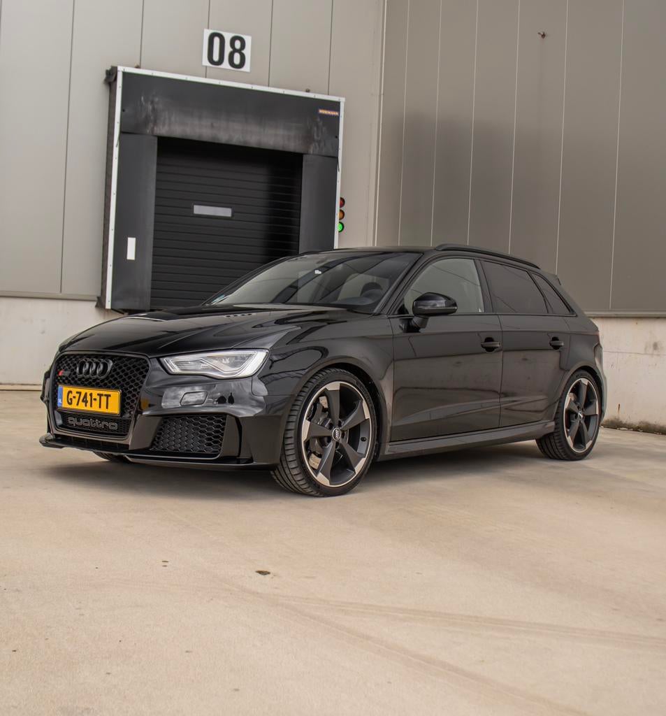 Audi RS3 Pro Line Plus | NAVI & CARPLAY | Audi Optic pakket, Auto's, Automaat, RS3, 367 pk, Zwart