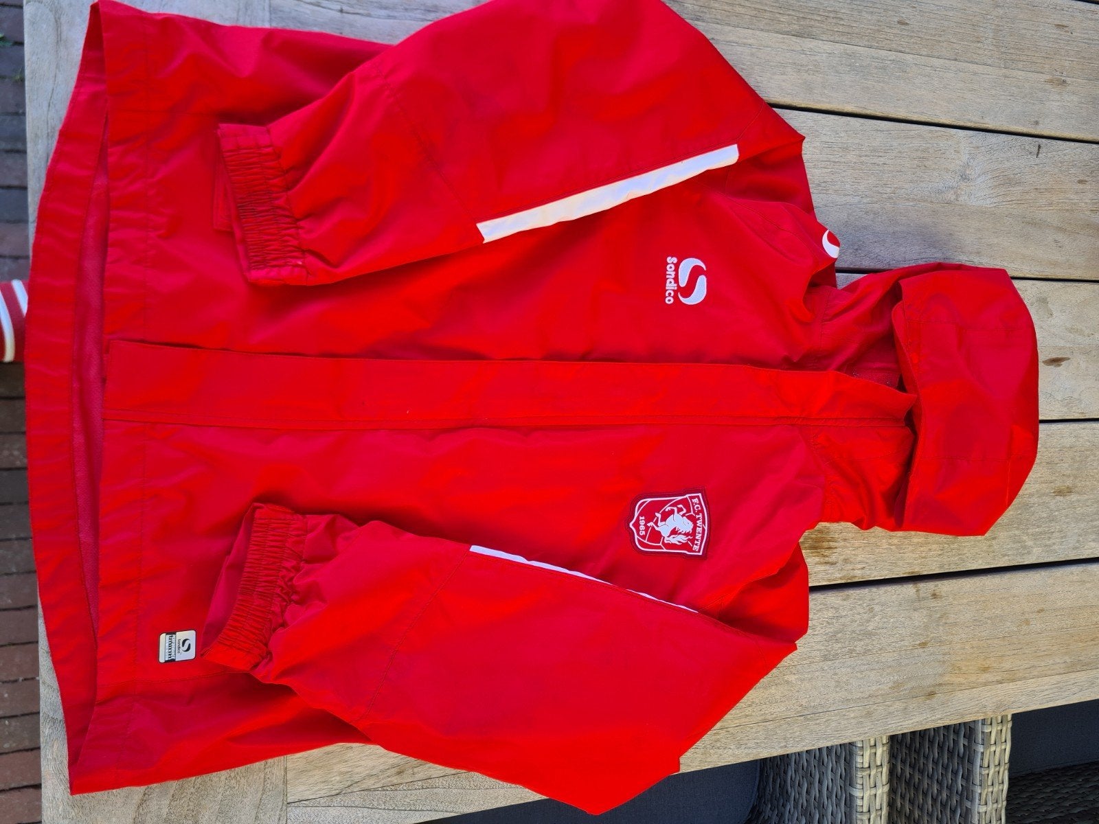 FC Twente  Regenjas  Maat 11-12 jaar, Ophalen, Zo goed als nieuw, Sondico, Jongen of Meisje