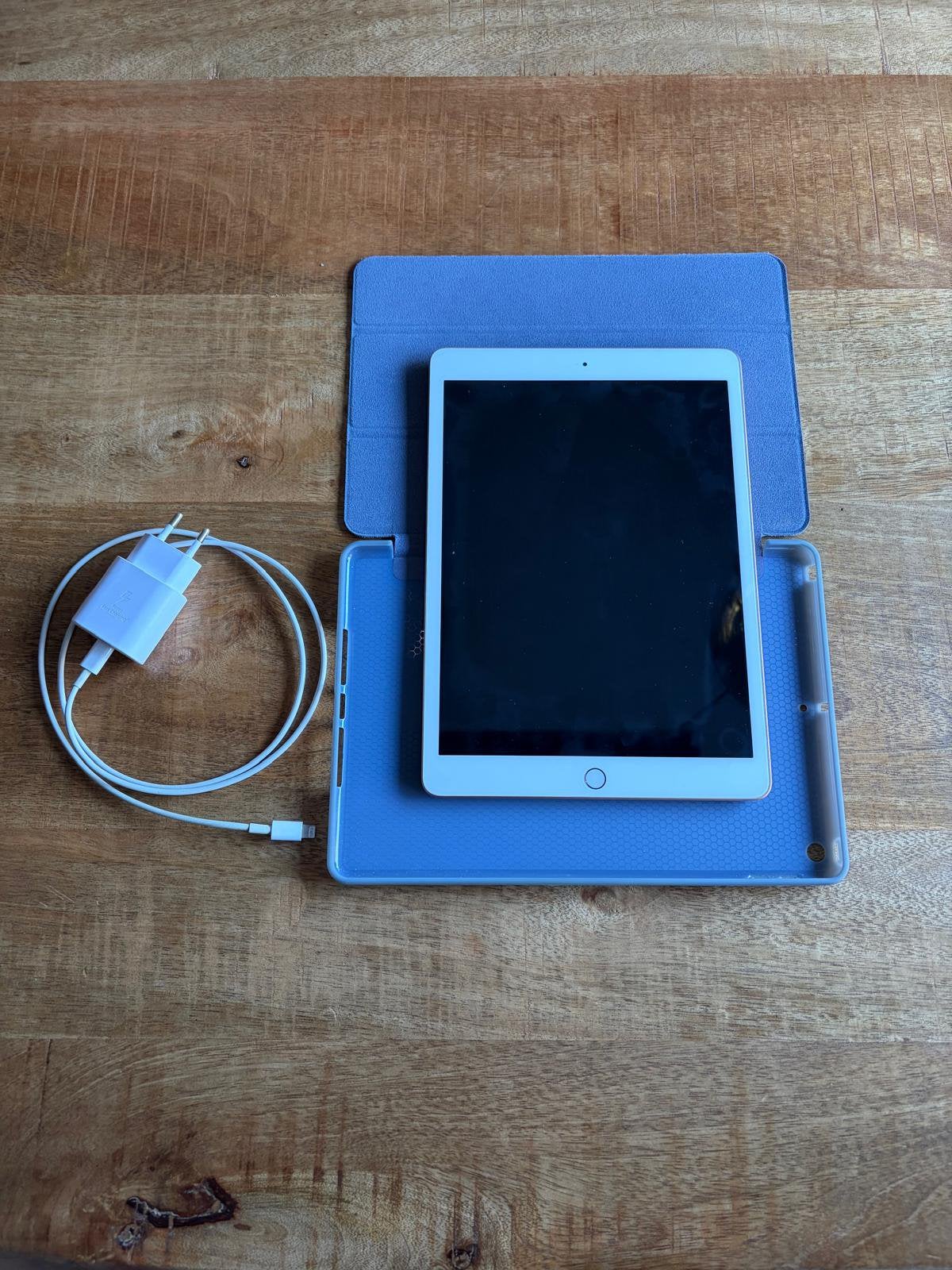 I-pad Air 8ste generatie !, Rose Goud, Gebruikt, 32 GB, Apple iPad Air