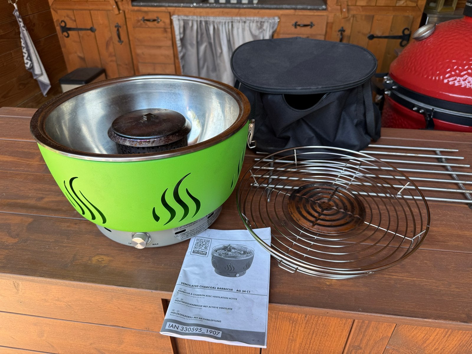 Tafel BBQ hoetskool met actieve ventilator, kolenmand en tas, Ophalen of Verzenden, Zo goed als nieuw