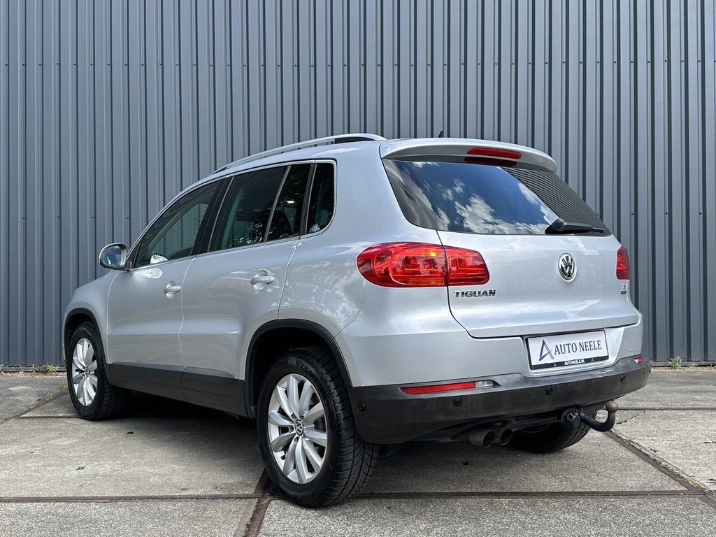 Volkswagen Tiguan 1.4 TSI 160 pk Sport&Style Trekhaak, Carpl, Voorwielaandrijving, Euro 5, 15 km/l, Zwart