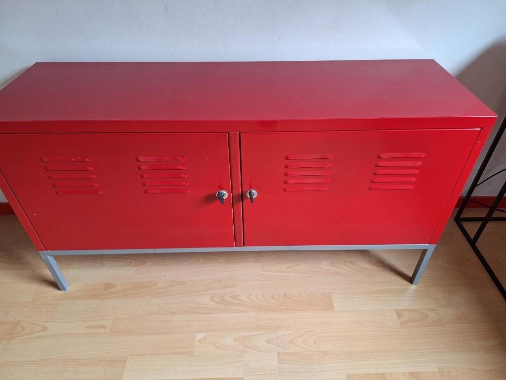 Rode metalen Ikea kast, Ophalen, Zo goed als nieuw, Modern / Industrieel, .
