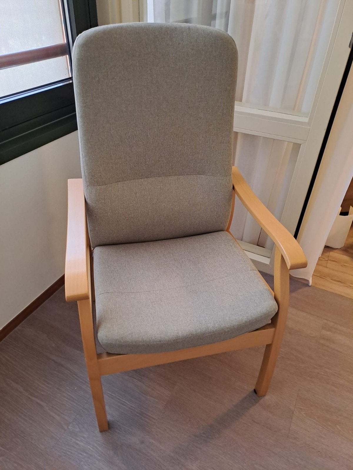 Farstrup fauteuil - Comfortabele stoel met houten frame, Huis en Inrichting, Ophalen, Hout, Gebruikt, Scandinavisch, Comfort