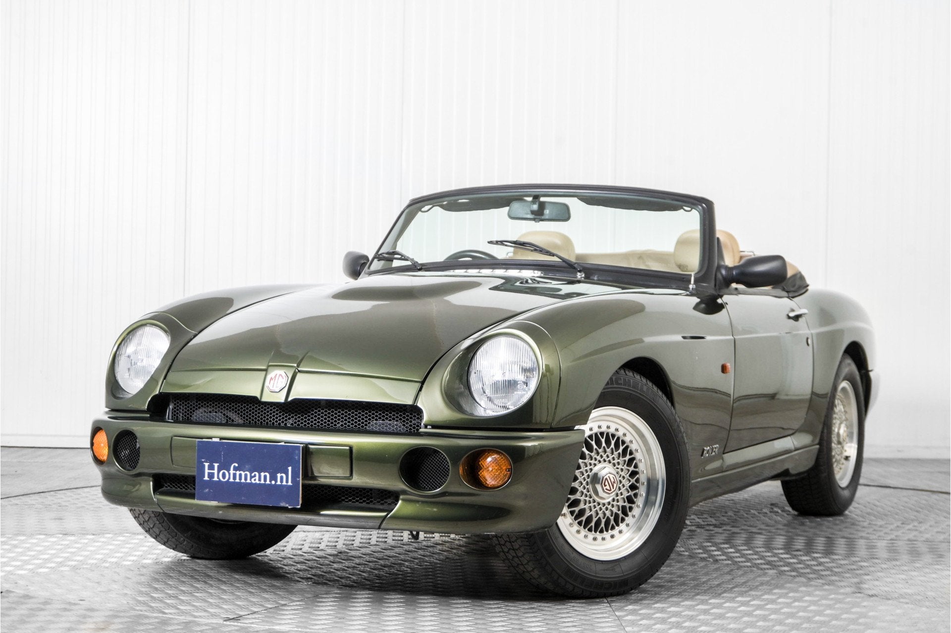 MG RV8 4.0 V8 RHD (bj 1995), Auto's, Metallic lak, Achterwielaandrijving, Gebruikt, 190 pk