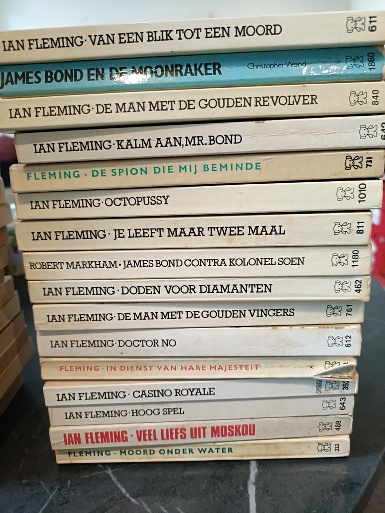 Grote collectie James Bond boeken van Ian Fleming, Boeken, Ophalen of Verzenden, Gelezen, Ian Fleming, Robert Markham, Tv-bewerking