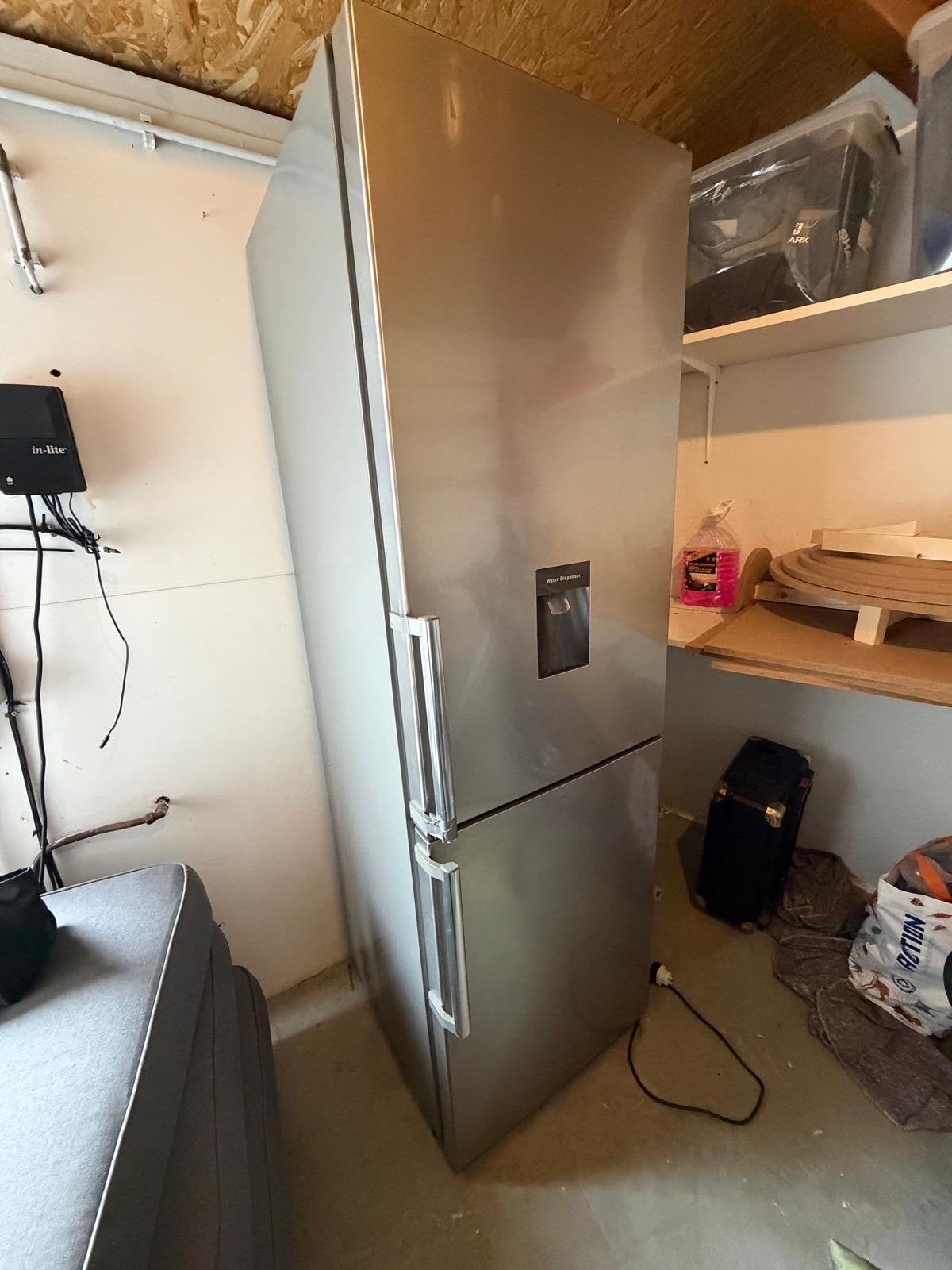Koelkast vries combi met waterdispenser, 185 cm hoog, Witgoed en Apparatuur, Koelkasten en IJskasten, Ophalen, Gebruikt, 200 liter of meer