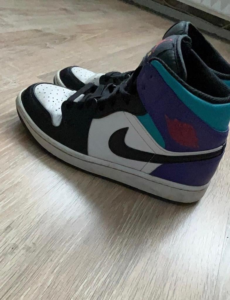 Air Jordan 1 mid  mt 40,5, Ophalen