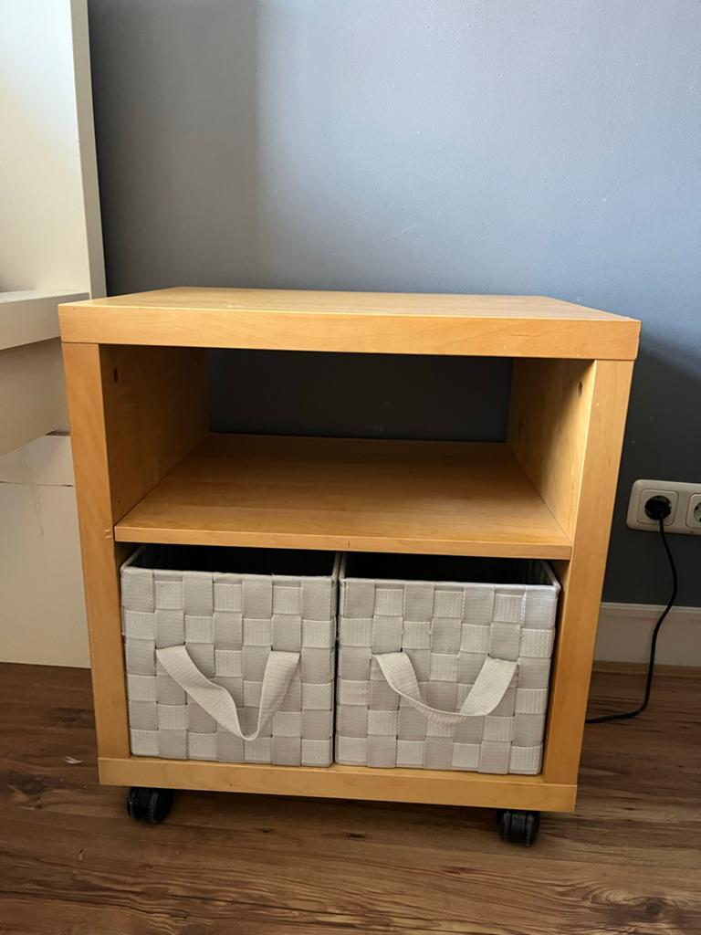 2 berkenhouten nachtkastjes gratis af te halen in Den Haag, Huis en Inrichting, Slaapkamer | Nachtkastjes, Ophalen, Gebruikt, Hout