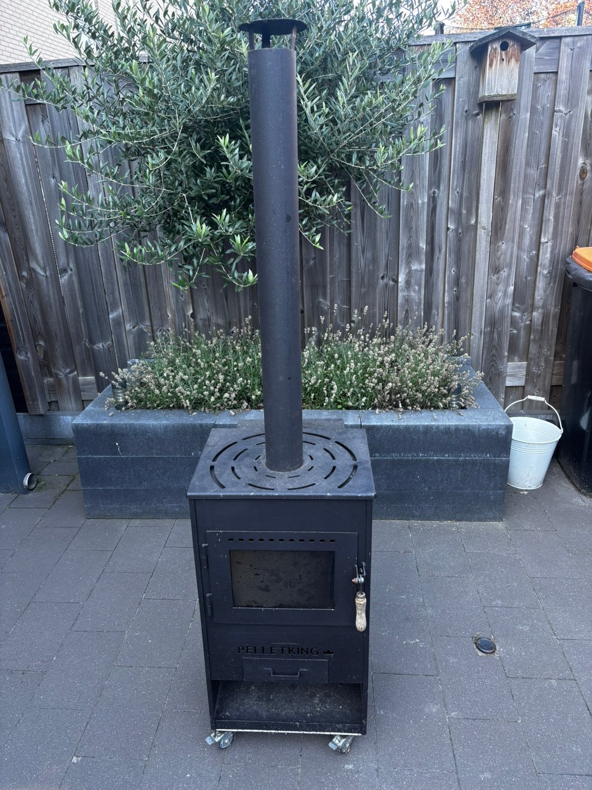 Pellet king buitenhaard (Model large) Pelletkachel, Ophalen, Zo goed als nieuw