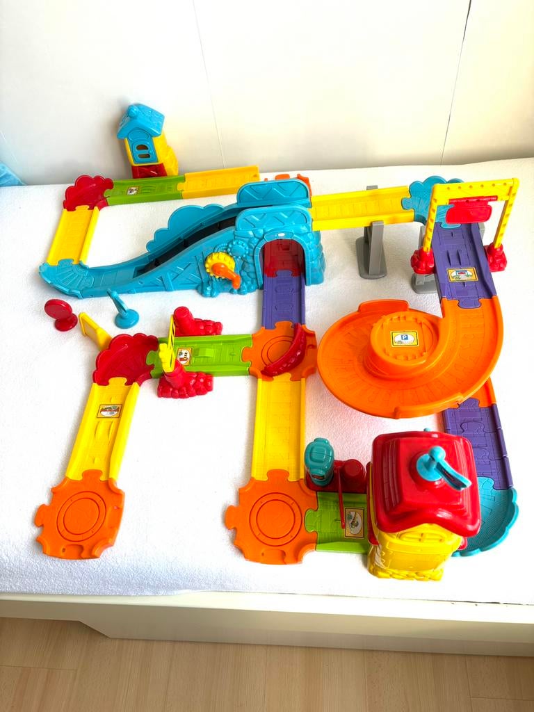Vtech toet toet treinstation met Tineke Trein, Kinderen en Baby's, Speelgoed | Vtech, Ophalen of Verzenden, Zo goed als nieuw