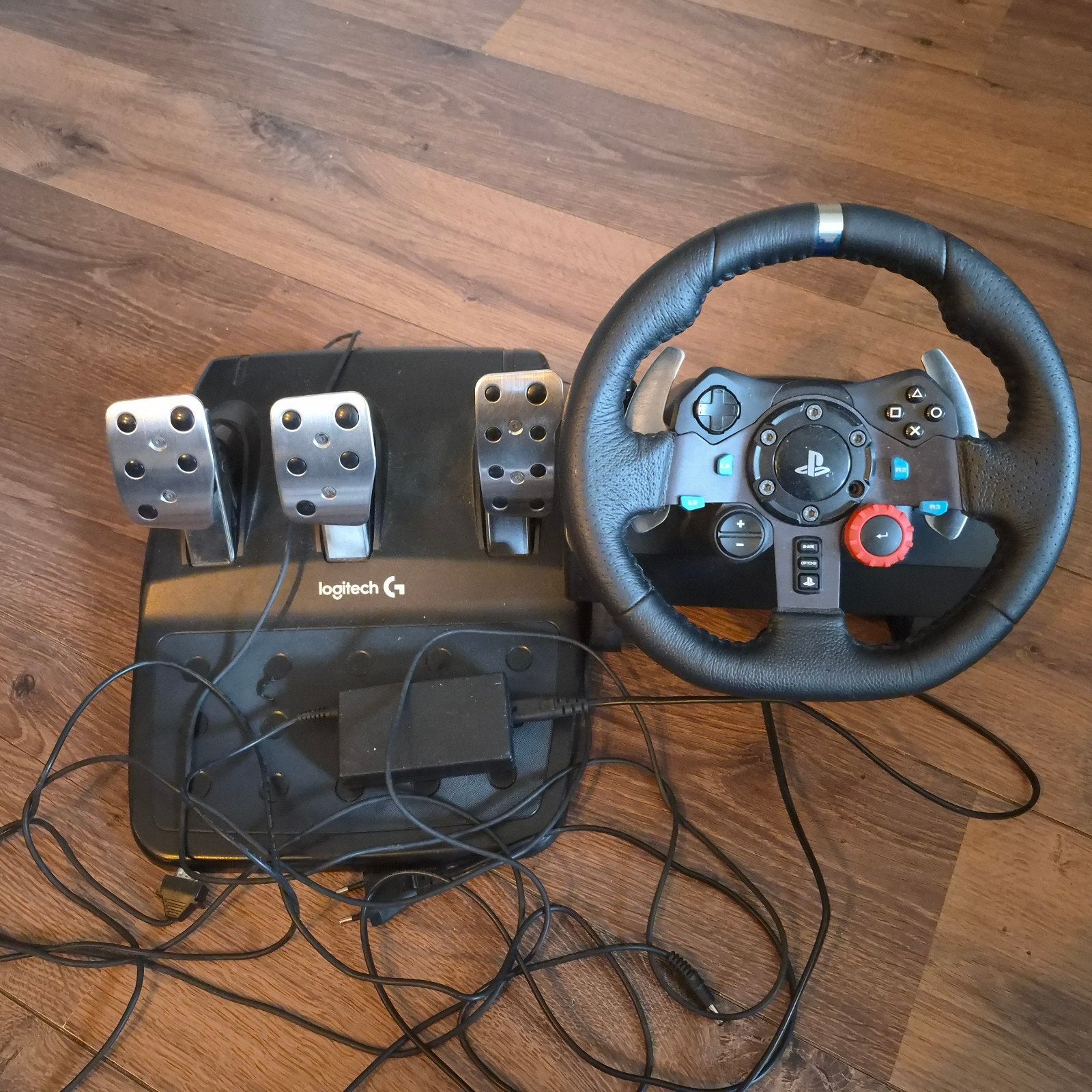 Logitech G29 Driving Force racestuur + pedalen, Racestuur, Gebruikt, Logitech, PlayStation