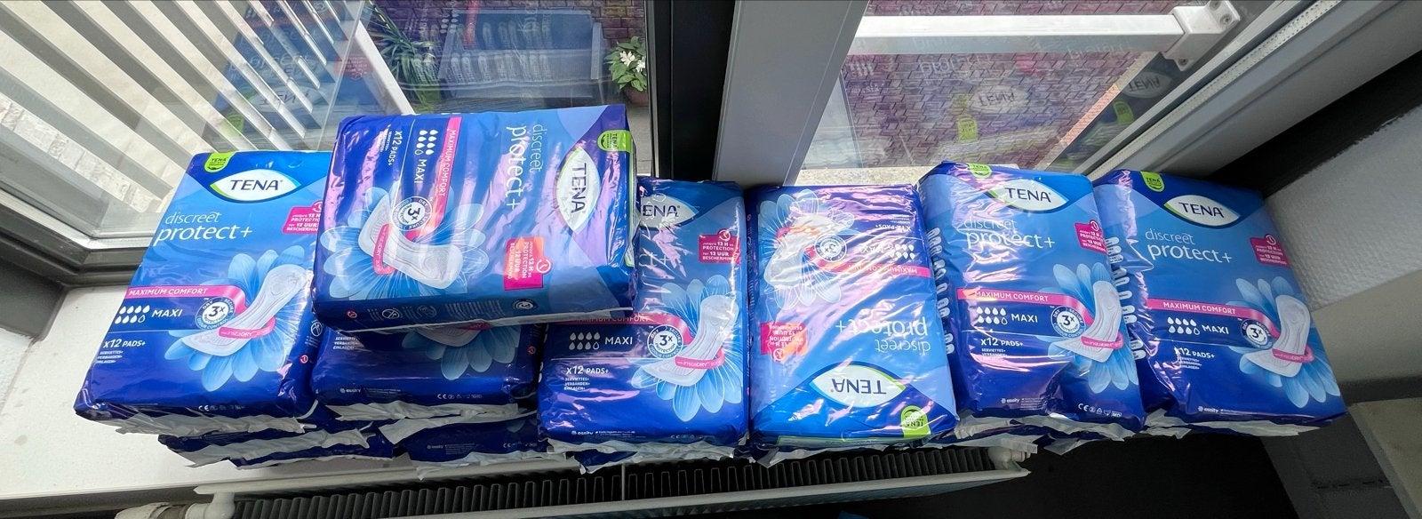 Tena discreet protect + Maxi 12 pads, Ophalen, Nieuw