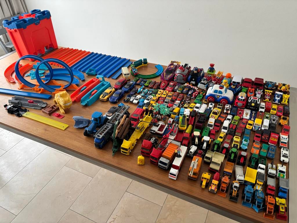 Grote collectie speelgoedauto's en Hot Wheels baan, Ophalen, Gebruikt