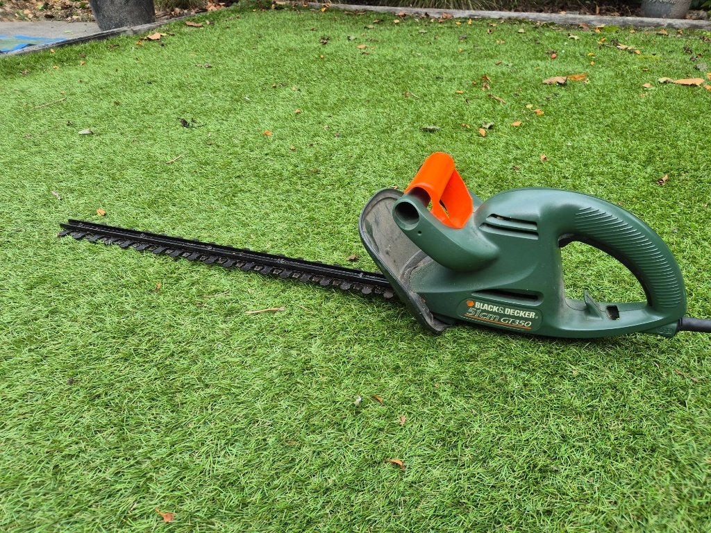 Te Koop Black & Decker Heggenschaar type GT350, Tuin en Terras, Heggenscharen, Ophalen, Gebruikt, Elektrisch, Black & Decker