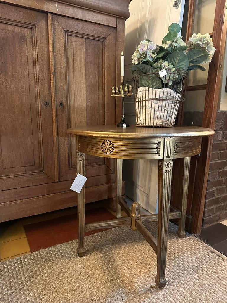 Antieke wijntafel in renaissance stijl, Ophalen