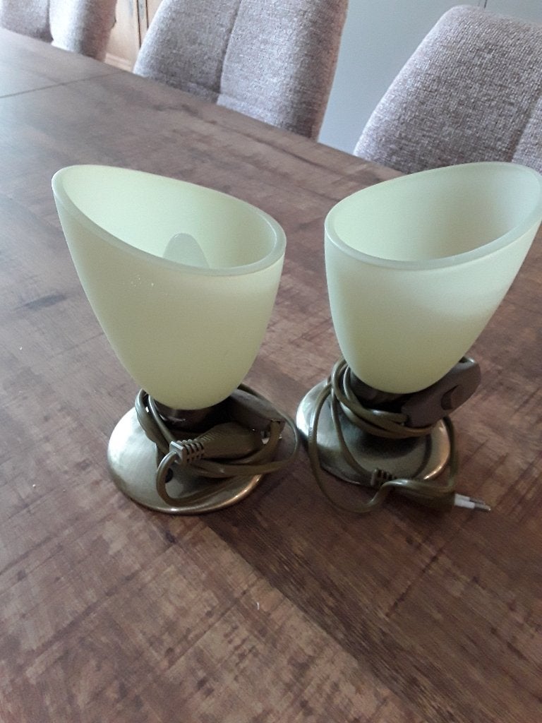 vintage tafellampje/bedlampje/bureaulampjes. matglazen kapje, Overige typen, Vintage, Ophalen of Verzenden, Zo goed als nieuw